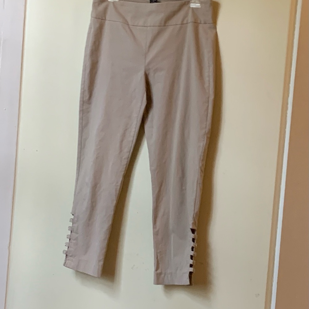 Khaki Capri. New condition